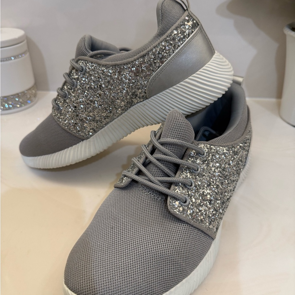 Cape Robbin Silver Glitter Women's Sneakers
